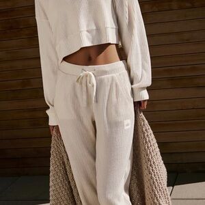 ALO Yoga Ribbed Cream Track Pants with Drawstring